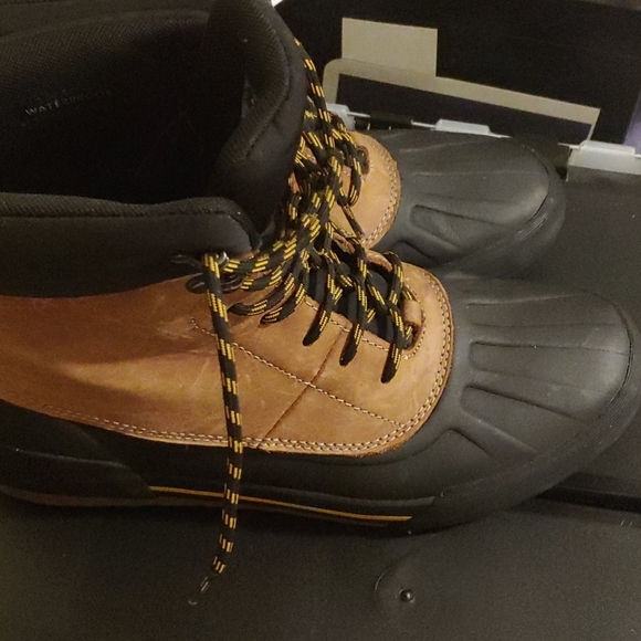 Clarks Men's waterproof boots - Picture 3 of 5